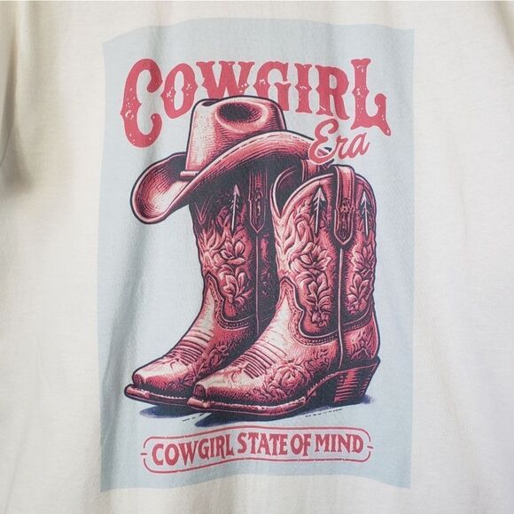 COWGIRL ERA Gildan Graphic Tee Medium - Picture 2 of 4